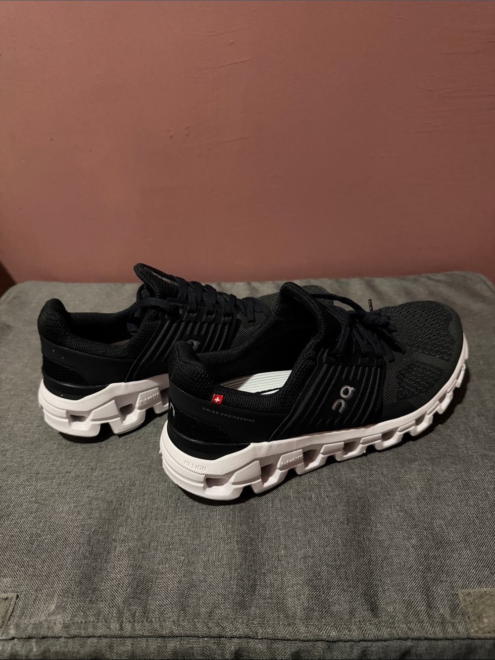 On Cloud Running Shoes in Black/White women 9.5